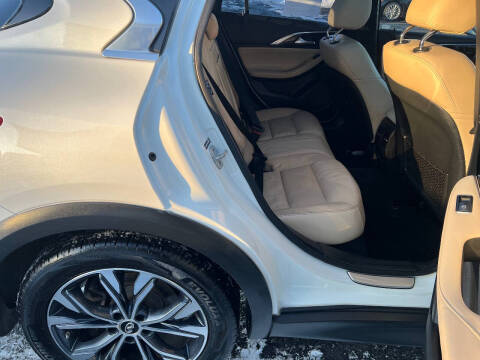 2018 Infiniti QX30 Luxury