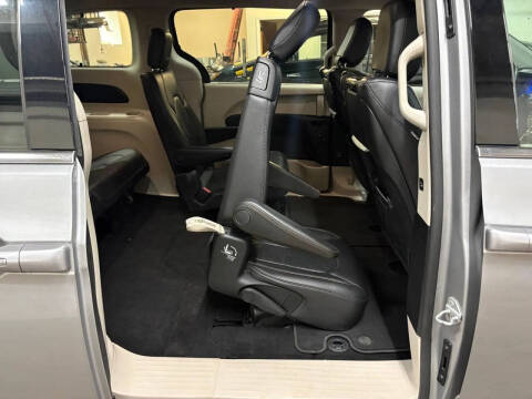 2017 Chrysler Pacifica Touring-L Plus