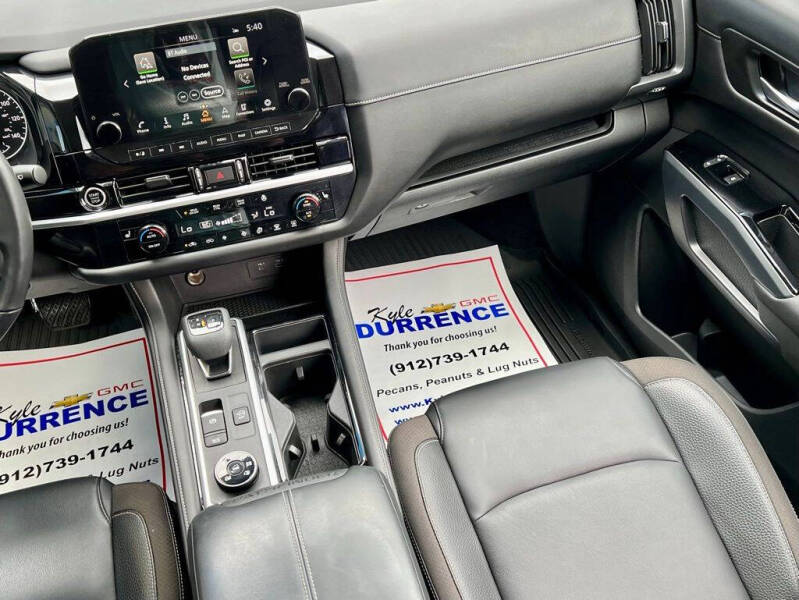 2022 Nissan Pathfinder SL