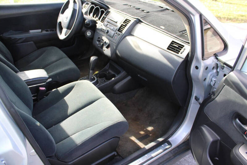 2011 Nissan Versa 1.8 S