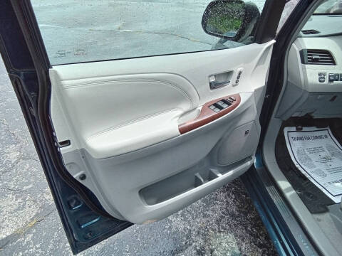 2011 Toyota Sienna Limited 7-Passenger