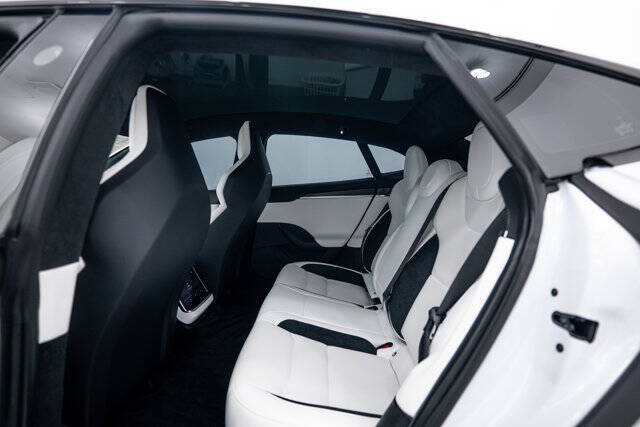 2022 Tesla Model S Plaid