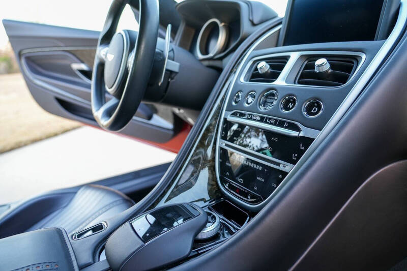 2017 Aston Martin DB11