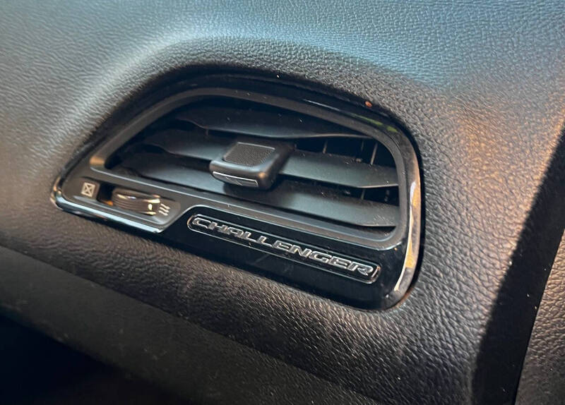 2018 Dodge Challenger SXT Plus