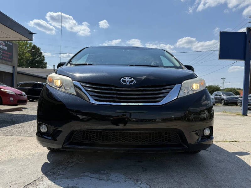 2012 Toyota Sienna XLE 8-Passenger