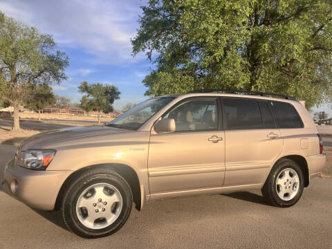 2005 Toyota Highlander for sale at BRACKEN MOTORS in San Antonio TX