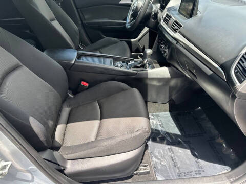 2017 Mazda MAZDA3 Sport