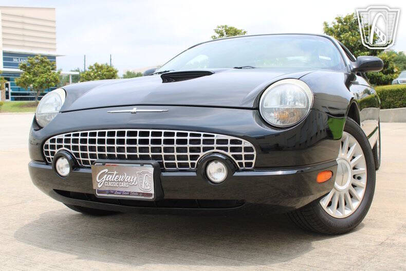 2004 Ford Thunderbird Deluxe