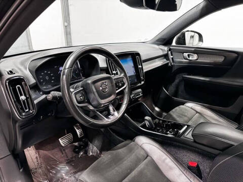 2020 Volvo XC40 T4 R-Design