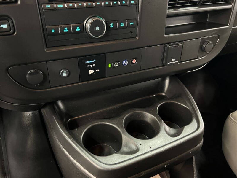 2022 Chevrolet Express 2500