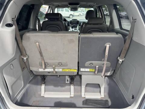 2008 Hyundai Entourage GLS