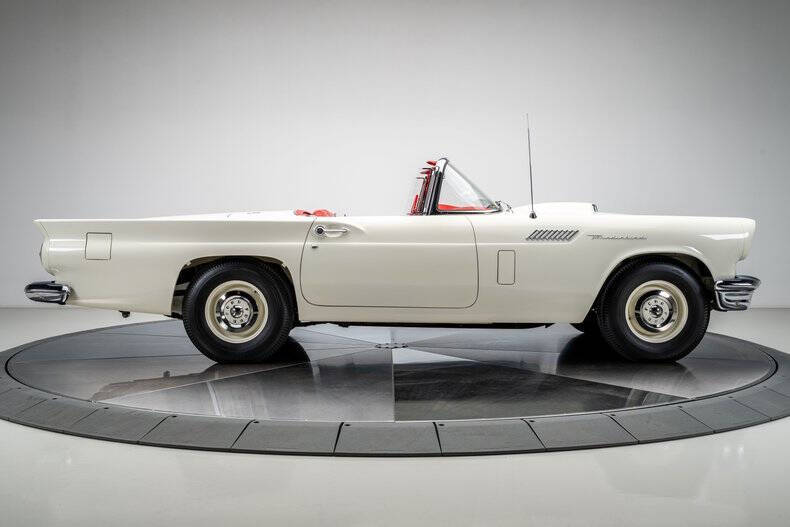 1957 Ford Thunderbird