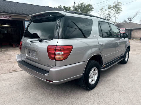 2004 Toyota Sequoia SR5