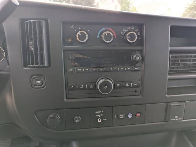 2022 Chevrolet Express 2500