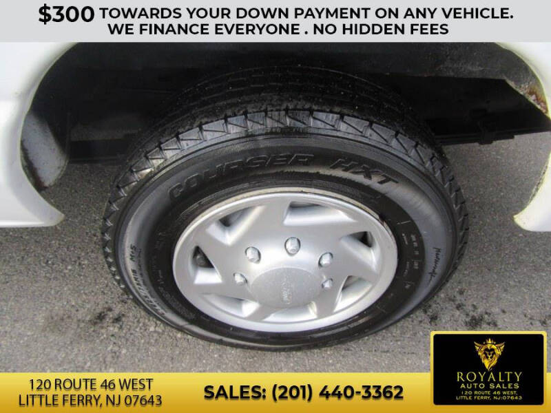 2011 Ford E-Series E-150 XLT