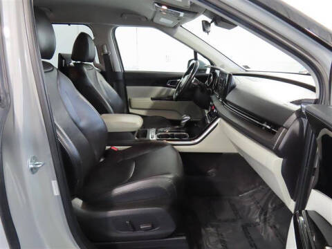 2022 Kia Carnival SX