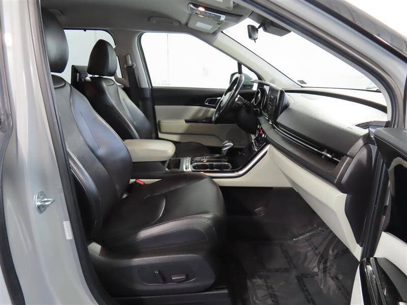 2022 Kia Carnival SX