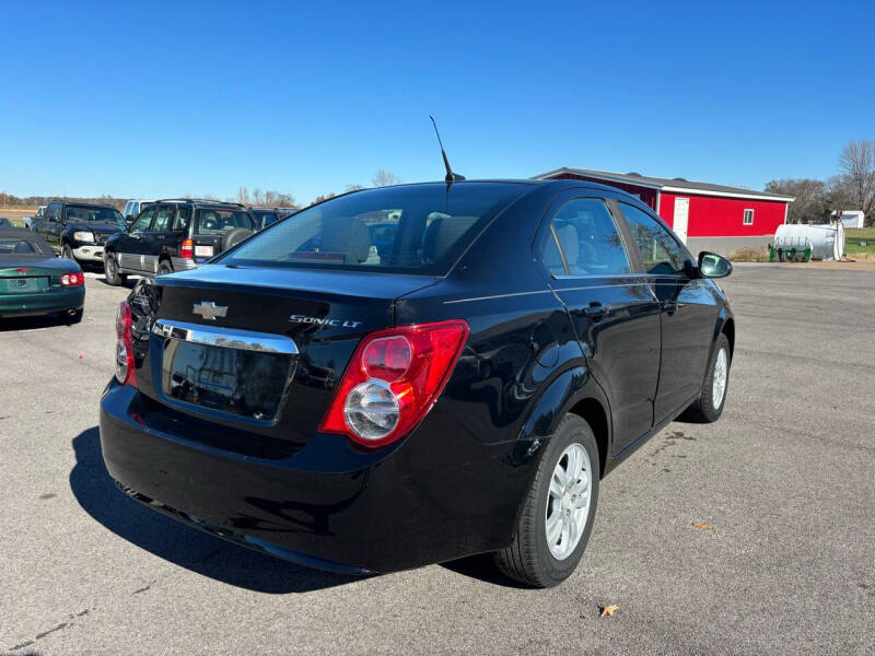 2012 Chevrolet Sonic 2LT photo 4