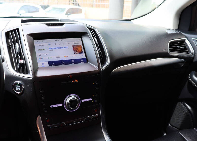2020 Ford Edge Titanium
