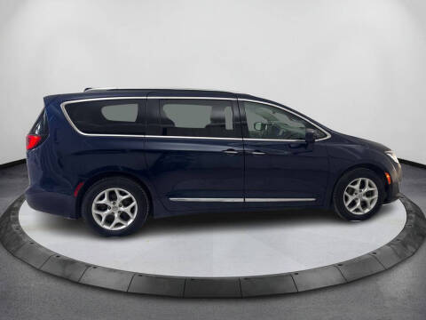 2018 Chrysler Pacifica Touring L Plus