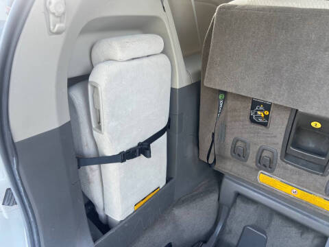 2012 Toyota Sienna