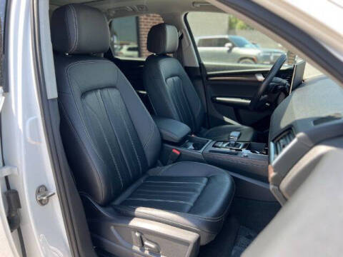 2023 Audi Q5 quattro Premium 40 TFSI