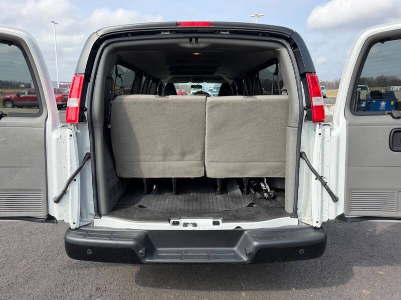 2022 Chevrolet Express LS 3500
