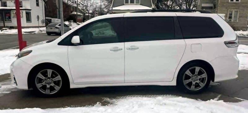 2018 Toyota Sienna SE Premium 8-Passenger