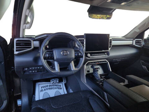 2024 Toyota Sequoia SR5