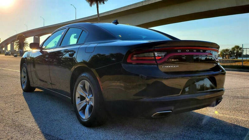 2017 Dodge Charger SXT