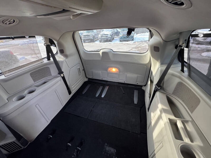 2012 Chrysler Town and Country Touring-L