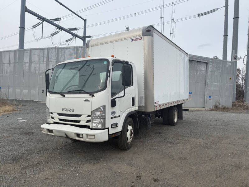 2018 Isuzu NRR's photo