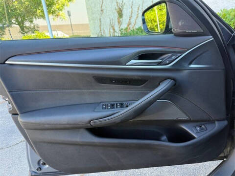 2022 BMW 5 Series 530i