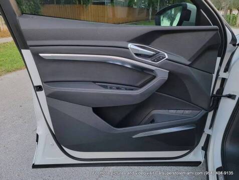 2021 Audi e-tron quattro Premium Plus