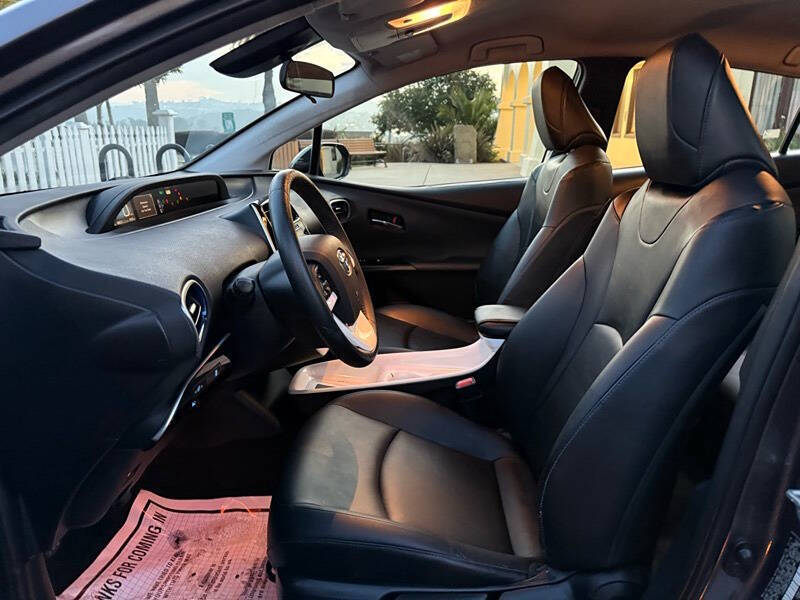 2016 Toyota Prius Three Touring