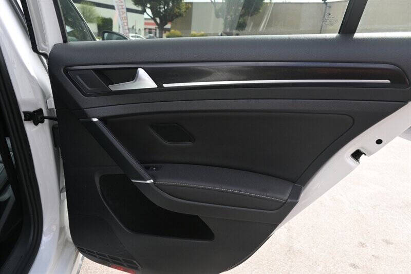 2019 Volkswagen Golf R 4Motion