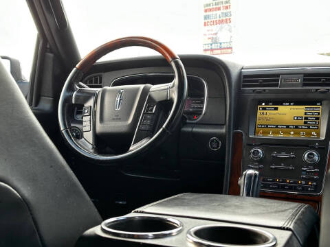 2016 Lincoln Navigator Select