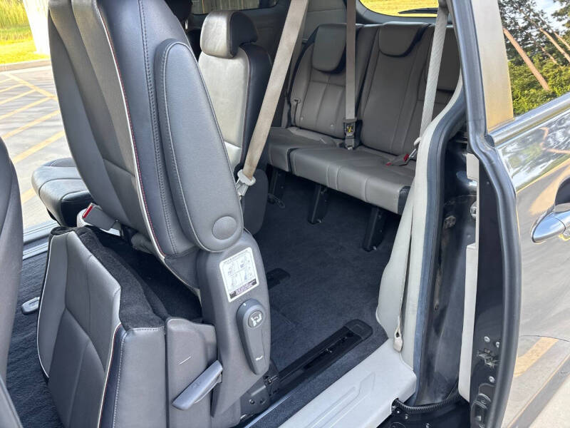 2016 Kia Sedona LX