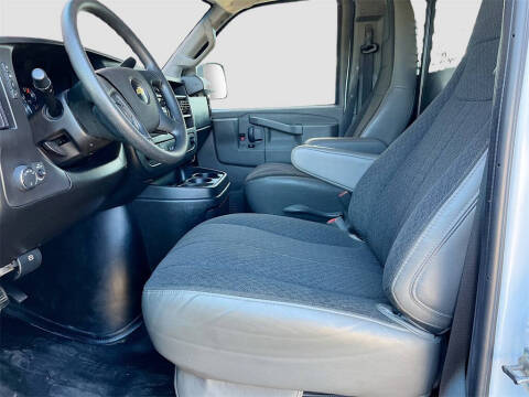 2022 Chevrolet Express 2500