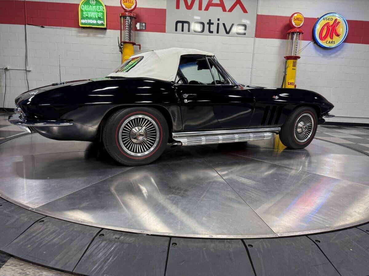 1966 Chevrolet Corvette 137