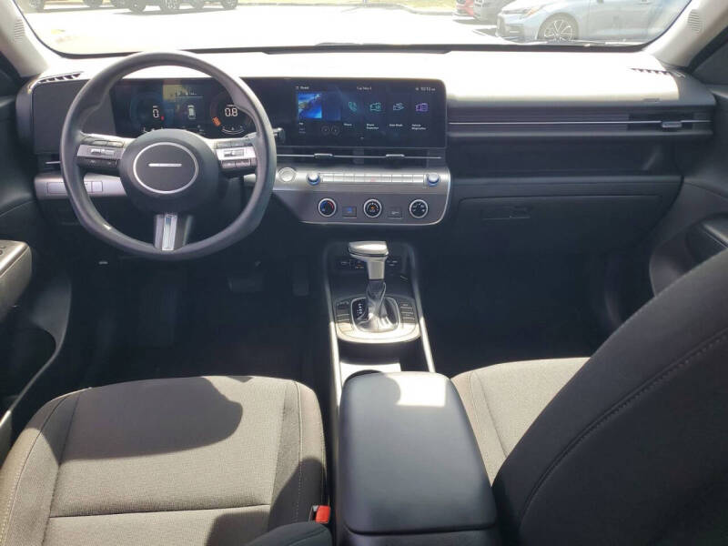 2025 Hyundai Kona SE