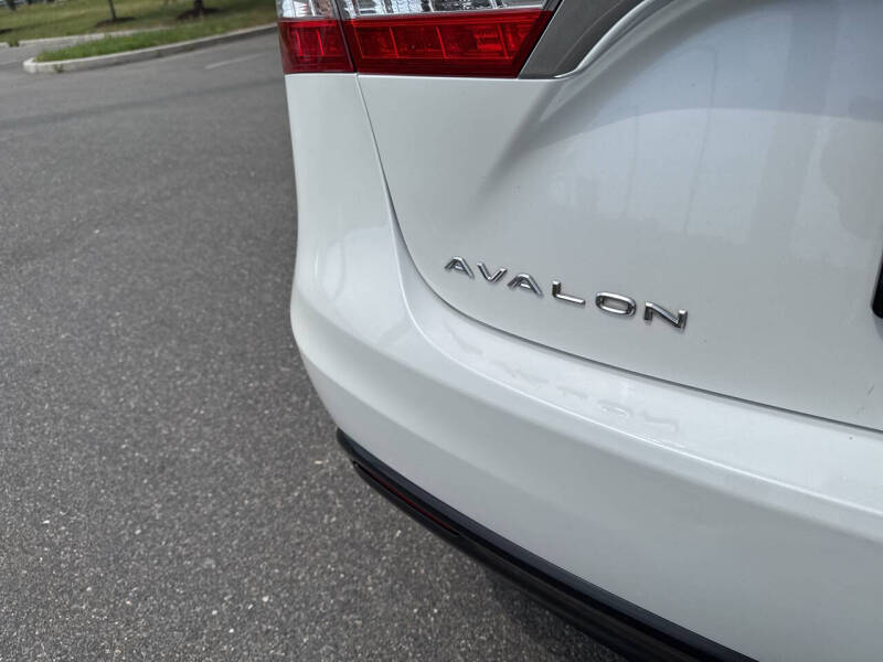 2013 Toyota Avalon XLE