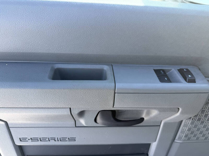 2014 Ford E-Series E-150