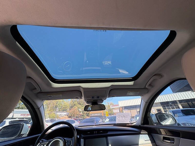 2017 Jaguar XF 35t Prestige