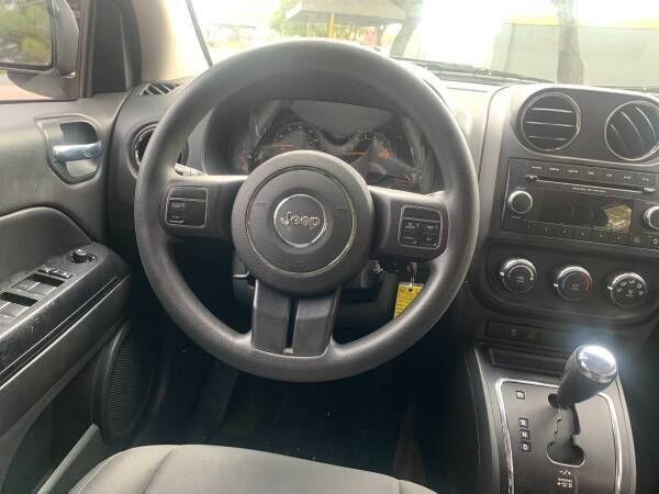 2014 JEEP Compass SUV / Crossover - $8,999