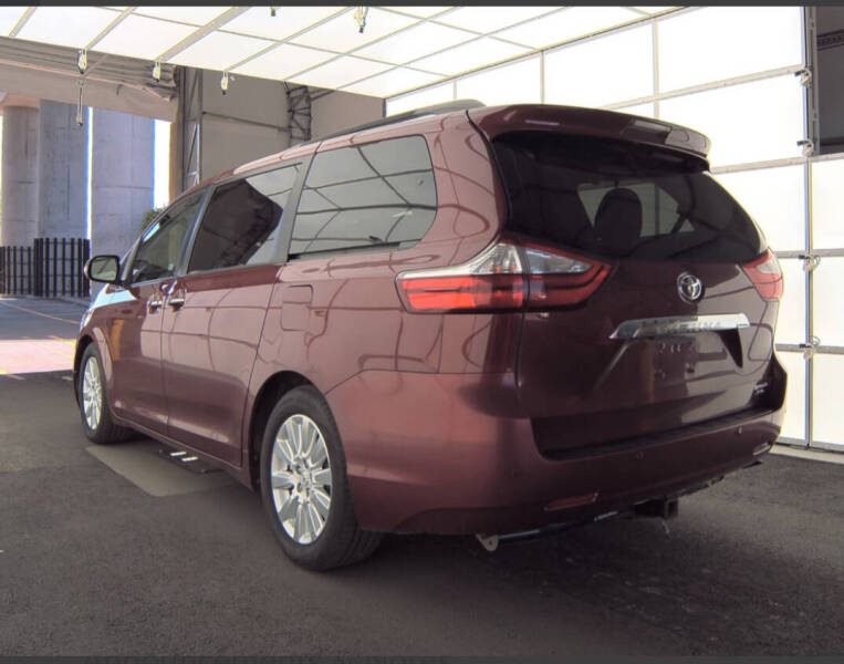 Used 2015 Toyota Sienna Limited Premium with VIN 5TDDK3DC5FS095842 for sale in Everett, WA