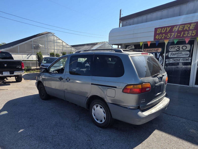 2000 Toyota Sienna XLE