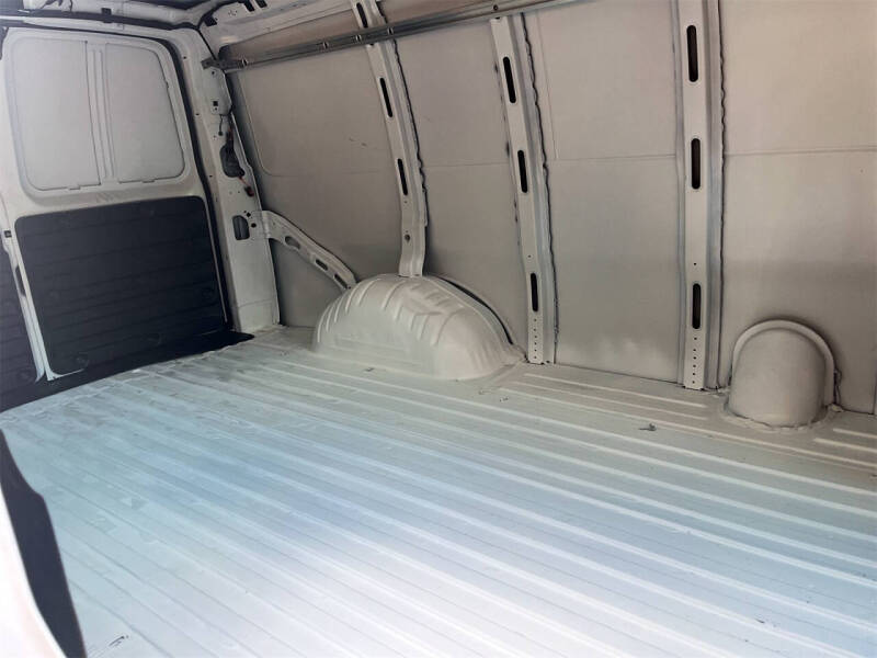 2025 Chevrolet Express 2500