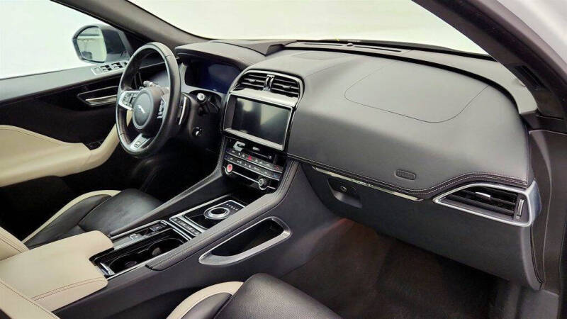 2019 Jaguar F-PACE S