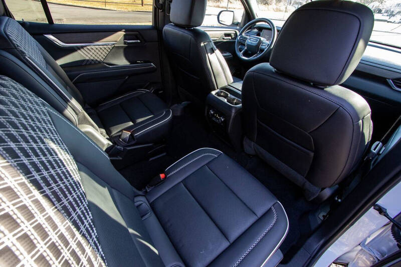 2025 GMC Acadia Denali